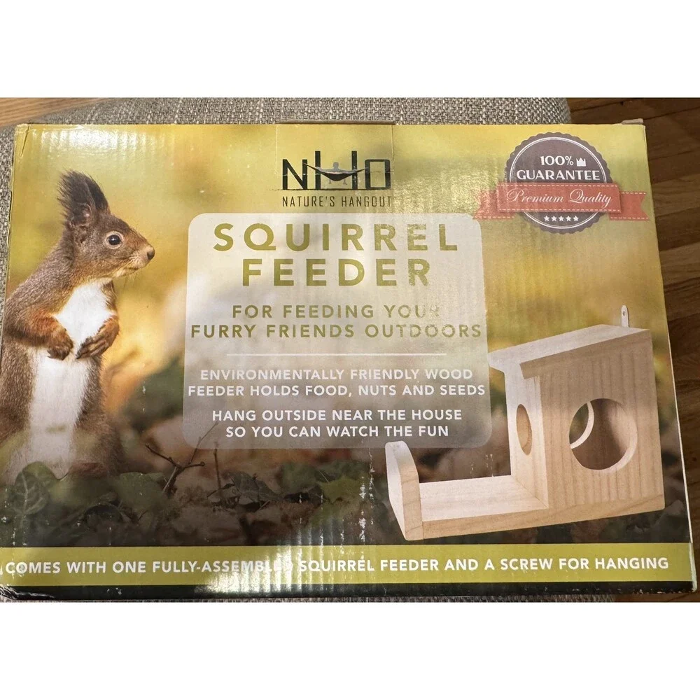 Nature's Hangout Wood Squirrel Feeder New